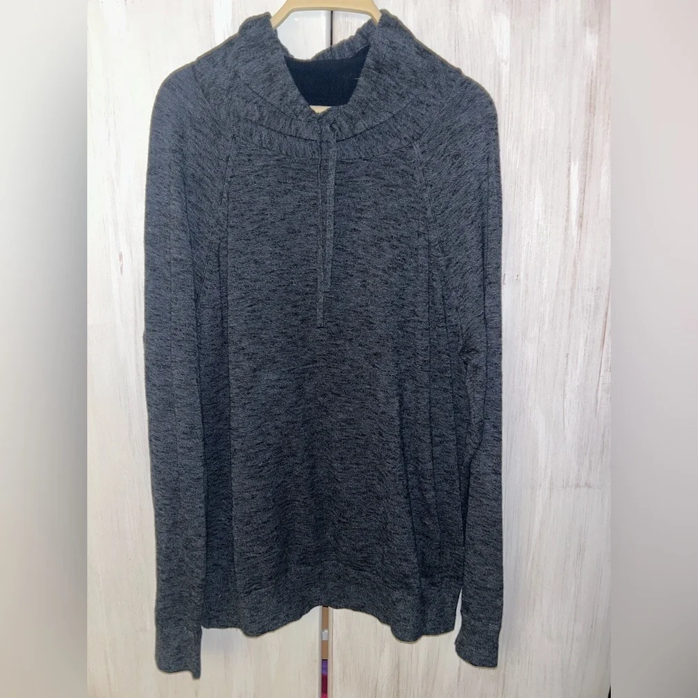 Men’s Banana Republic Pullover Sweater/Shirt Size Large Blue/Gray Knit-like EUC